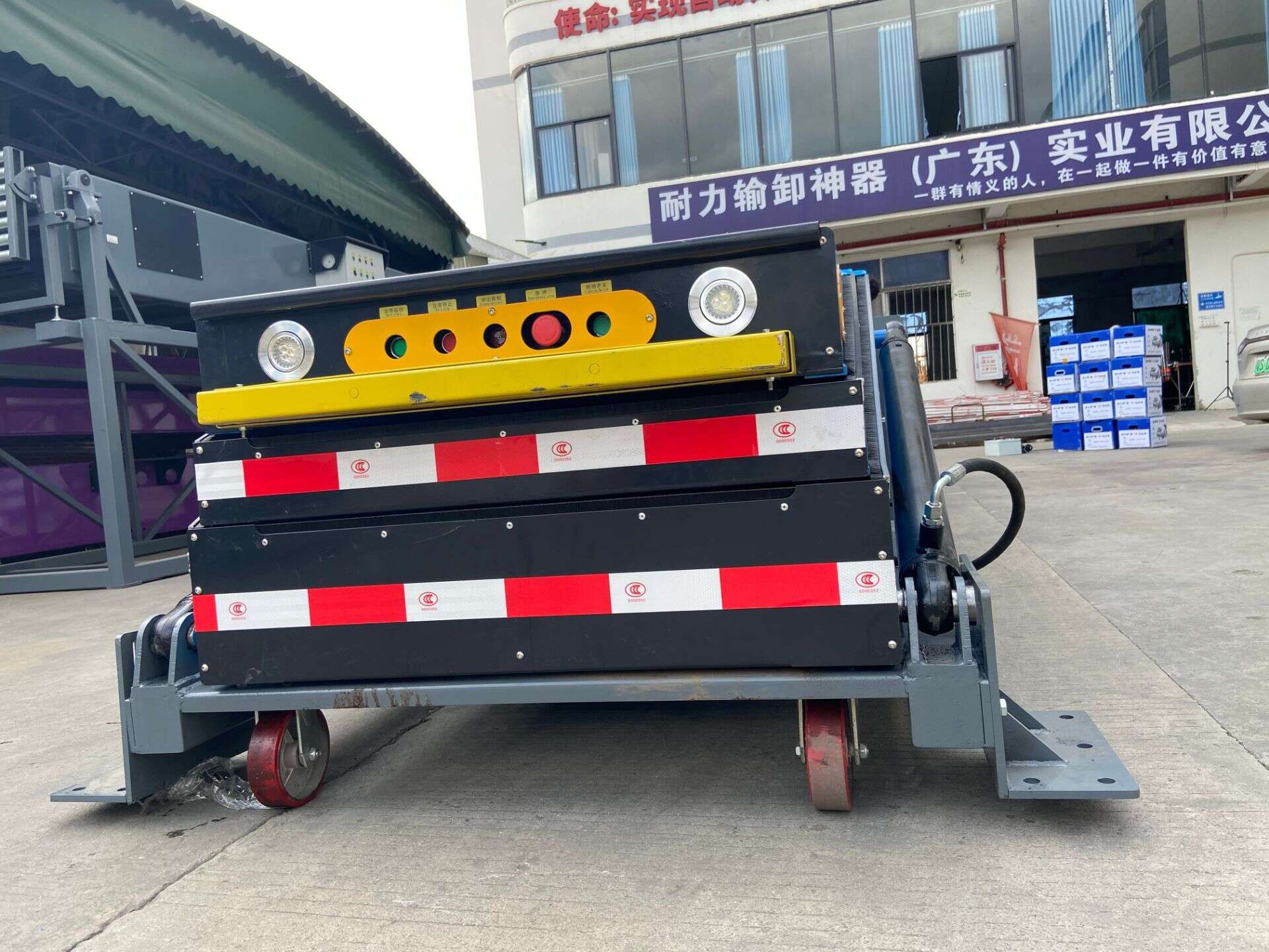 Telescopic Conveyor Loading vs. Hydraulic Conveyor: Selection Comparison and Combination Boundaries