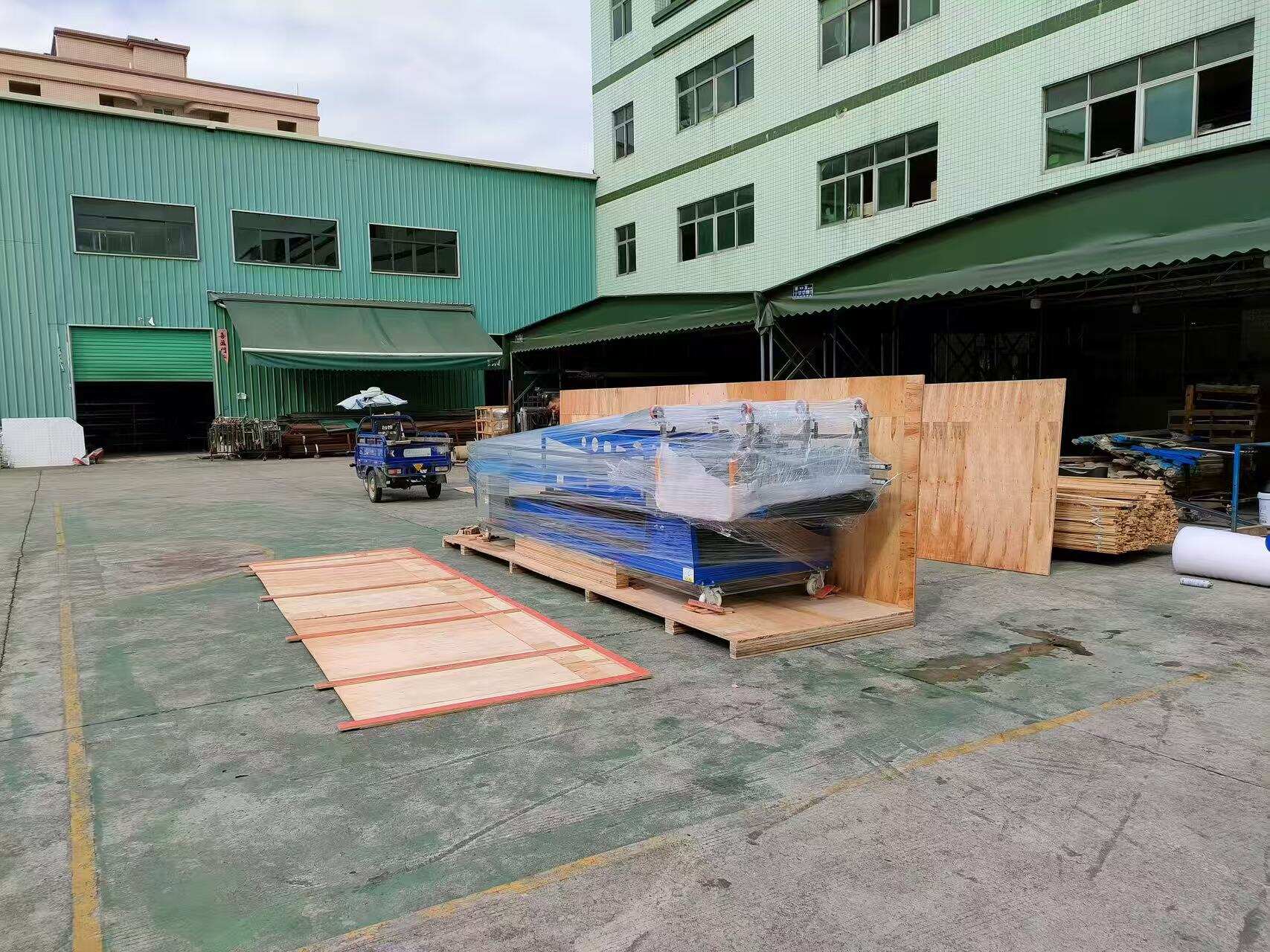 Roller Conveyor and Ramp Conveyor Crating Process
