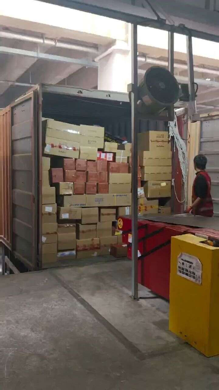 Unloading Review at an Express Distribution Center: Coordination and Workflow for Docking a 4-Section Telescopic Conveyor with a 9.6 m Truck