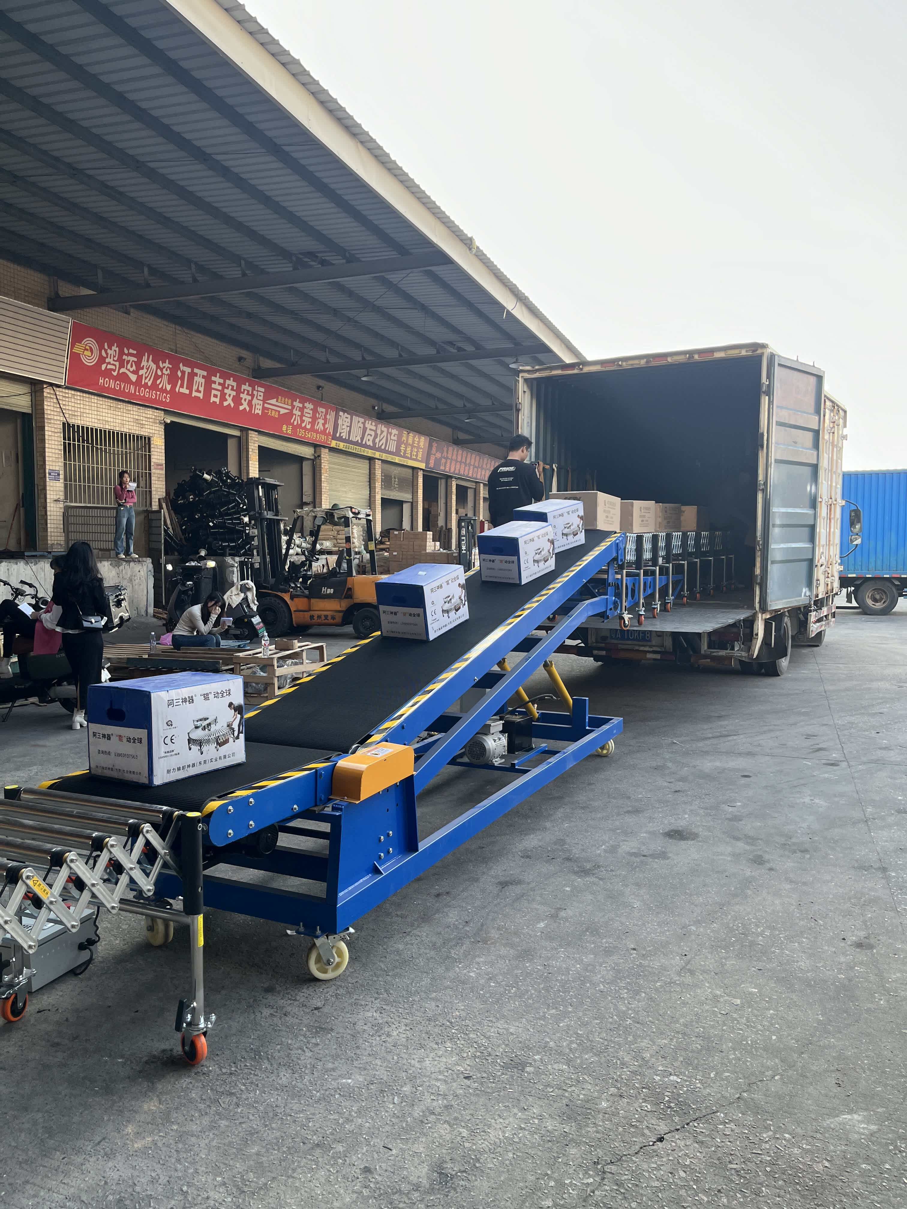 Medium Ramp Conveyor + Roller Conveyor Loading and Unloading