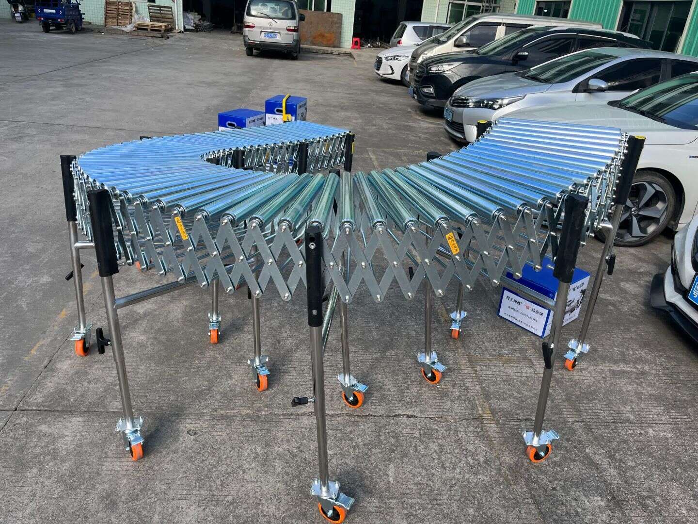 Multi-rib belt drive type for powered roller conveyor