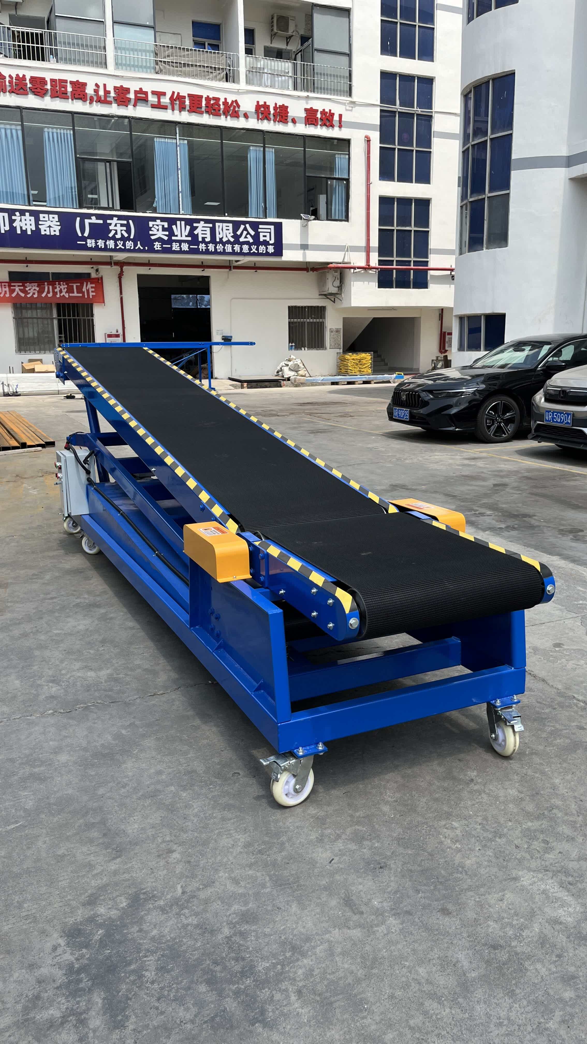 For medium ramp conveyors with regular shapes, choose between crating the entire machine or a reinforced shrink wrap plus targeted protection hybrid packaging scheme depending on transport mode.